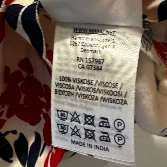 MASAI COPENHAGEN
Ducilla Floral Top In White with blue and red - Picture 11 of 11